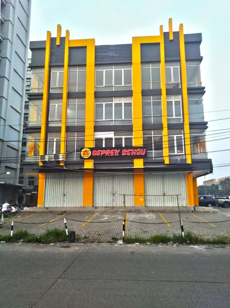 Pembangunan Lainnya - /images/portfolio/renovasi-ruko-2.jpg